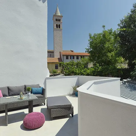 D&a Amphitheatre With Free Parking Pula