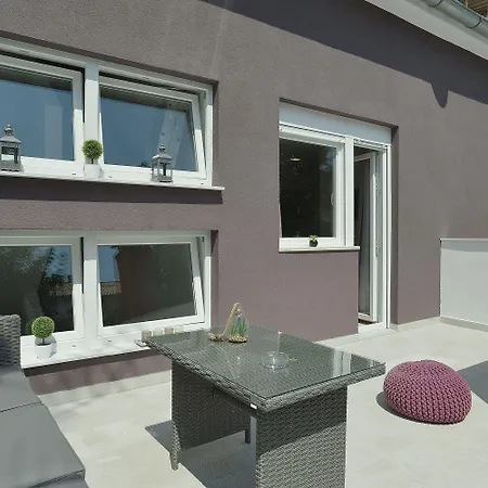 Lägenhet D&a Amphitheatre With Free Parking Pula