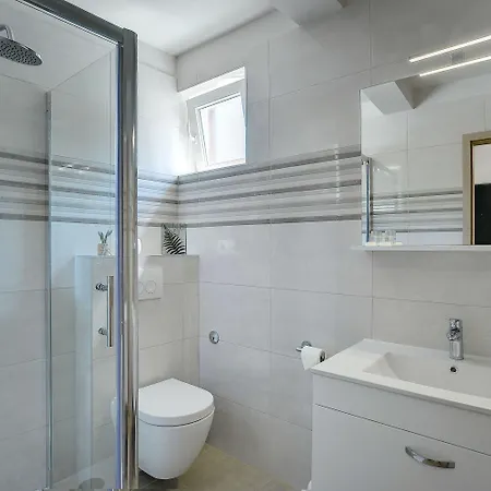 D&a Amphitheatre With Free Parking *