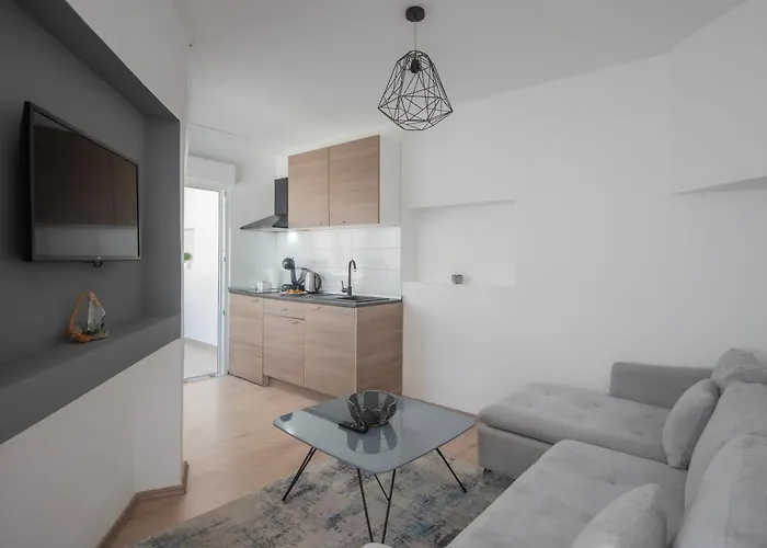 D&a Amphitheatre With Free Parking 풀라