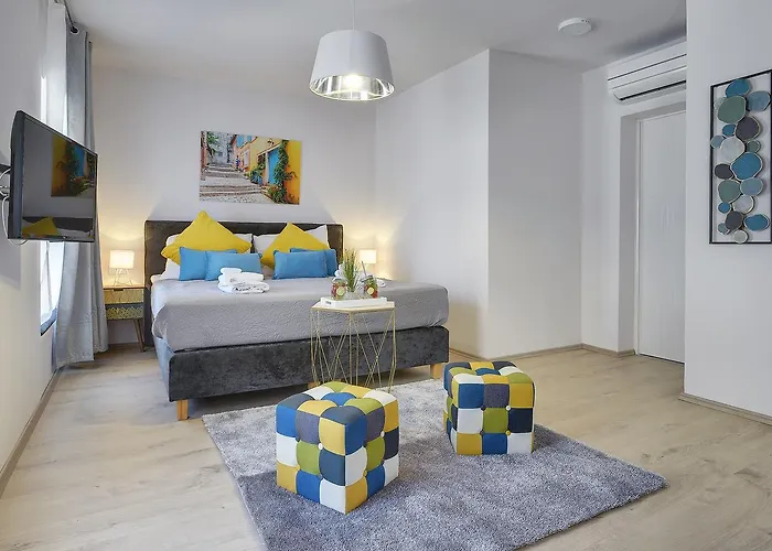 D&a Amphitheatre With Free Parking 풀라